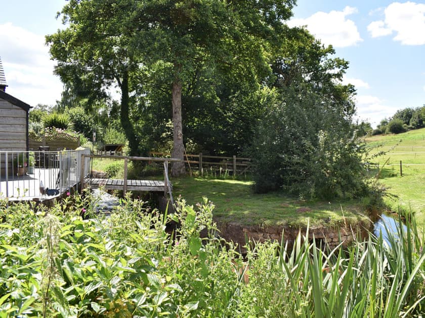 View of Fair Maid’s patio.  Please note the grassed area is not included with accommodation | Fair Maid - Glimsters Farm Holiday let, Kentisbeare, Cullompton