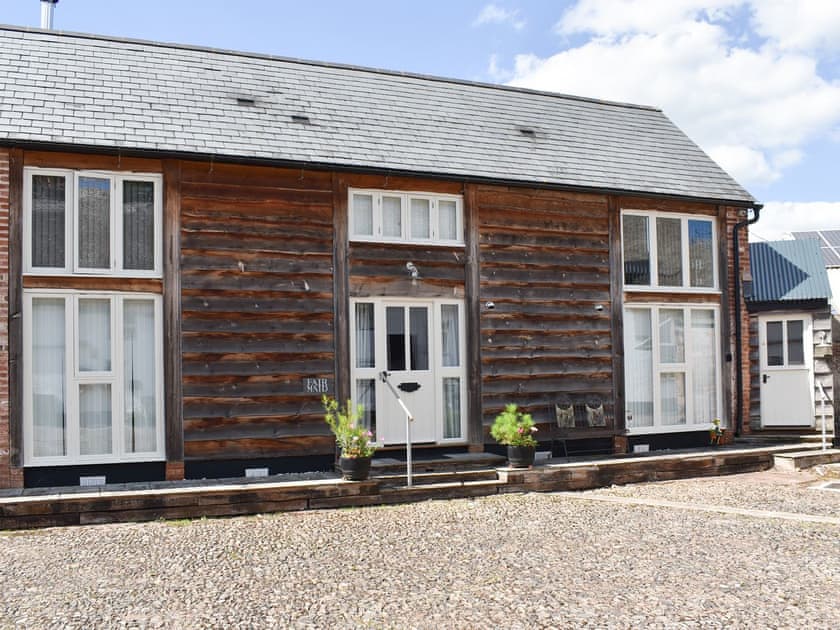 Exterior | Fair Maid - Glimsters Farm Holiday let, Kentisbeare, Cullompton