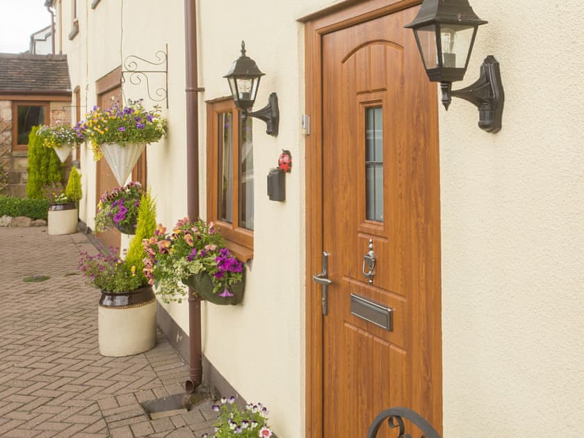 Exterior | Hippo’s Rest, Harriseahead
