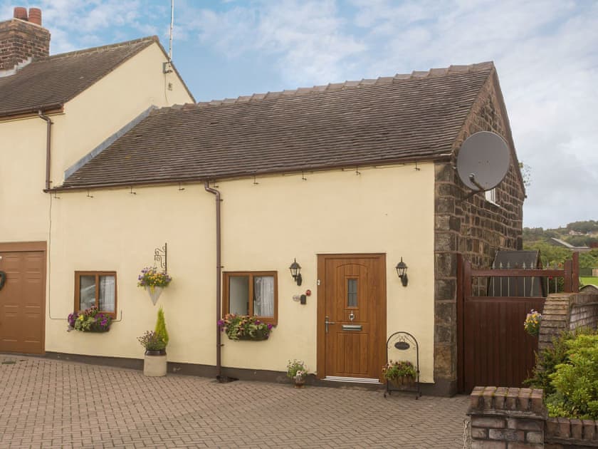 Exterior | Hippo’s Rest, Harriseahead