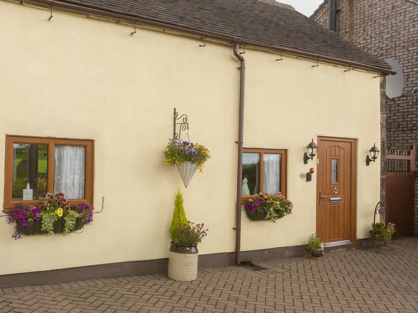 Exterior | Hippo’s Rest, Harriseahead