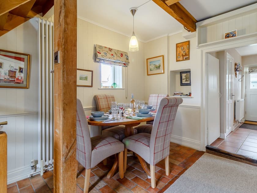 Living room/dining room | 42 Temple End, Blakeney