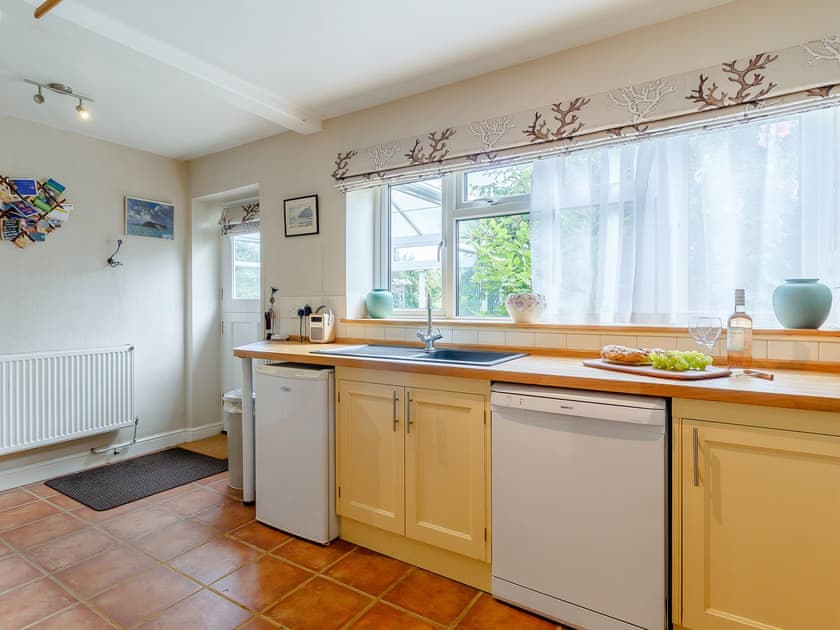 Kitchen | 42 Temple End, Blakeney