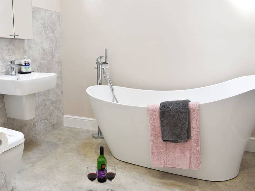 Bathroom | Lane End Cottage, Upleatham, near Saltburn-by-the-Sea