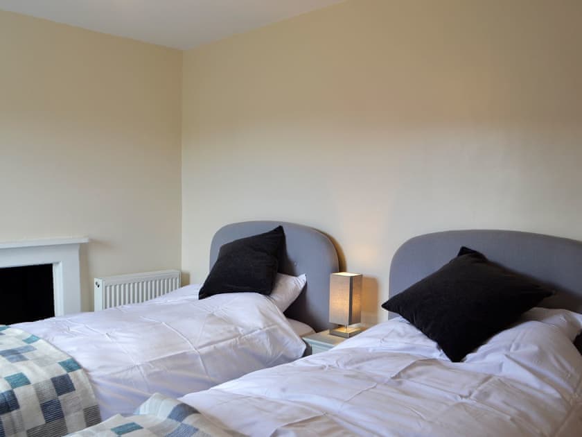 Twin bedroom | 4  Greenhaye Cottages - Greenhaye Cottages, Arlingham, near Gloucester
