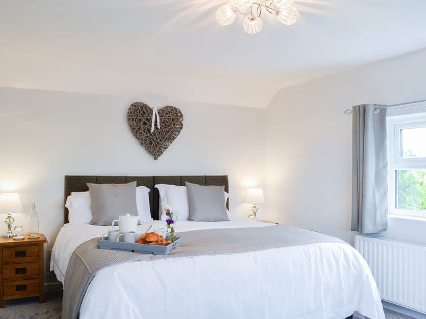 Double bedroom | Hillside Cottage, Willington, near Whitchurch