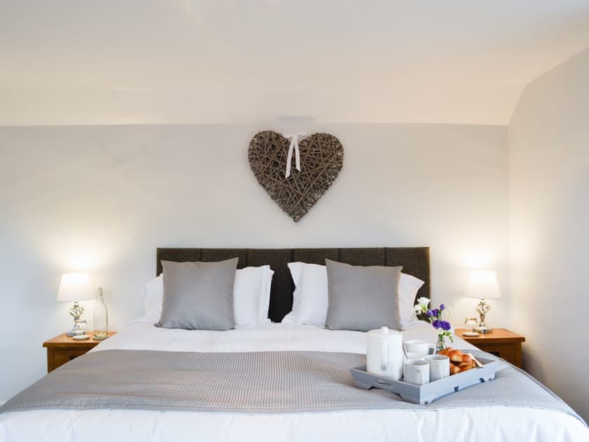 Double bedroom | Hillside Cottage, Willington, near Whitchurch