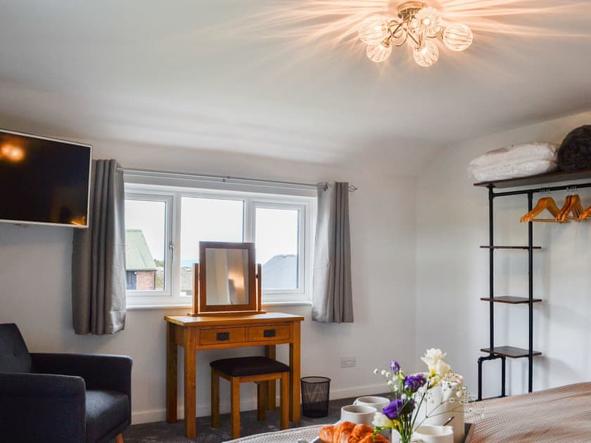 Double bedroom | Hillside Cottage, Willington, near Whitchurch