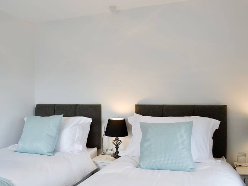 Twin bedroom | Hillside Cottage, Willington, near Whitchurch