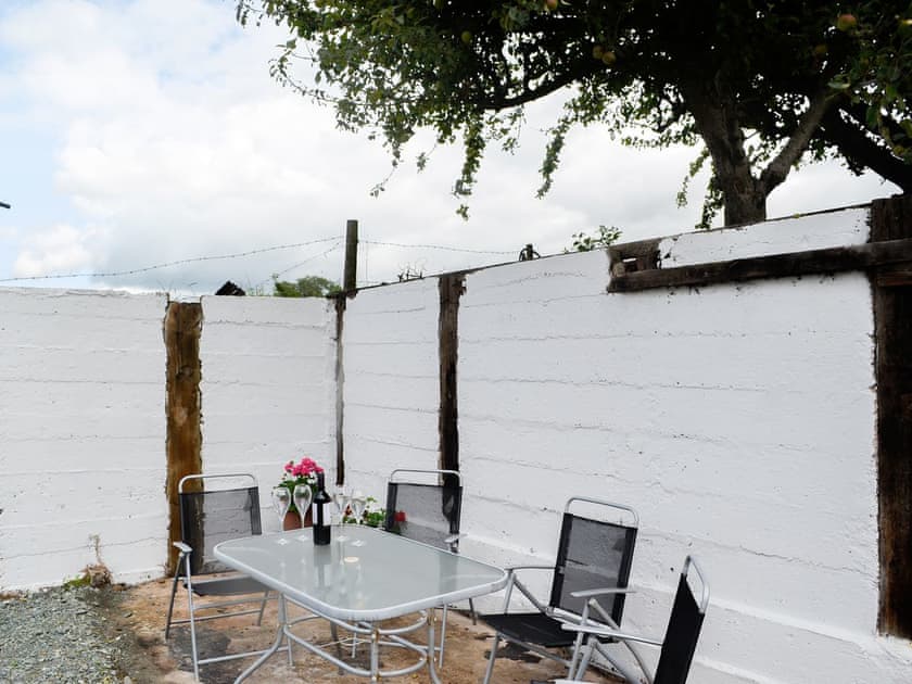 Sitting-out-area | Hillside Cottage, Willington, near Whitchurch