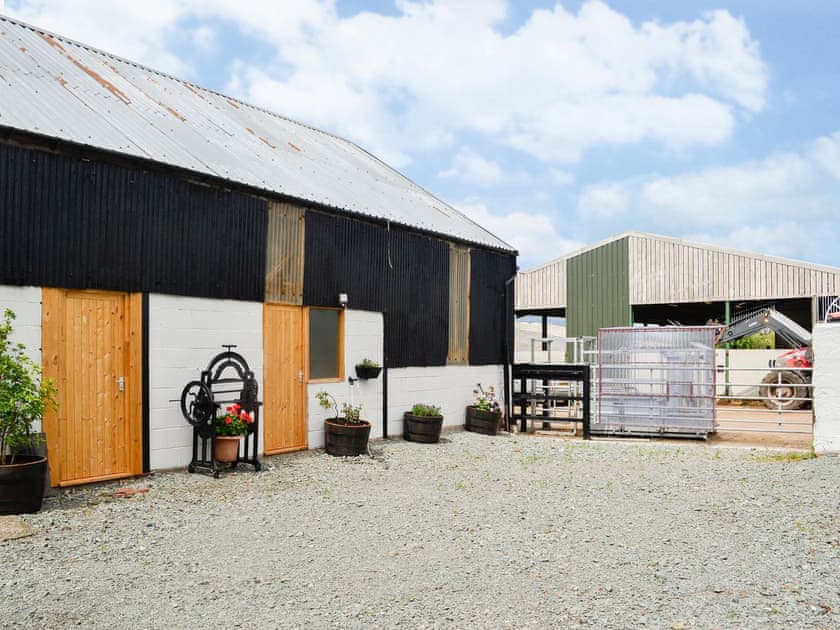 Outdoor area | Hillside Cottage, Willington, near Whitchurch