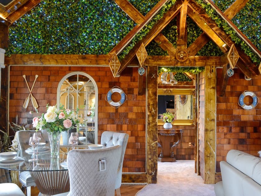 Dining Area | Tennox Boathouse - Tennox Farm, Kilbirnie