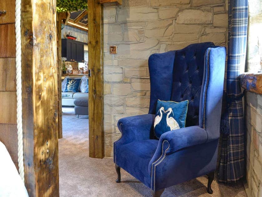 Double bedroom | Tennox Boathouse - Tennox Farm, Kilbirnie