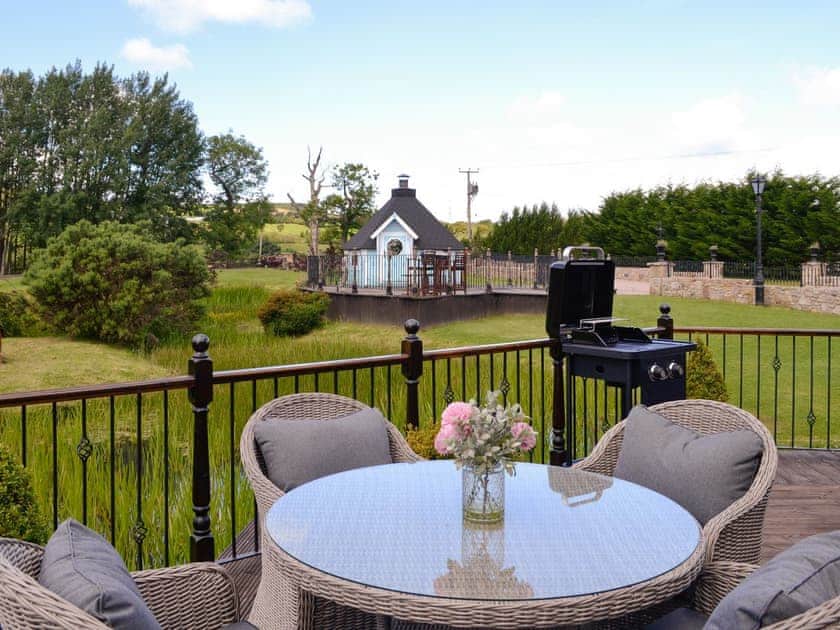 Outdoor area | Tennox Boathouse - Tennox Farm, Kilbirnie