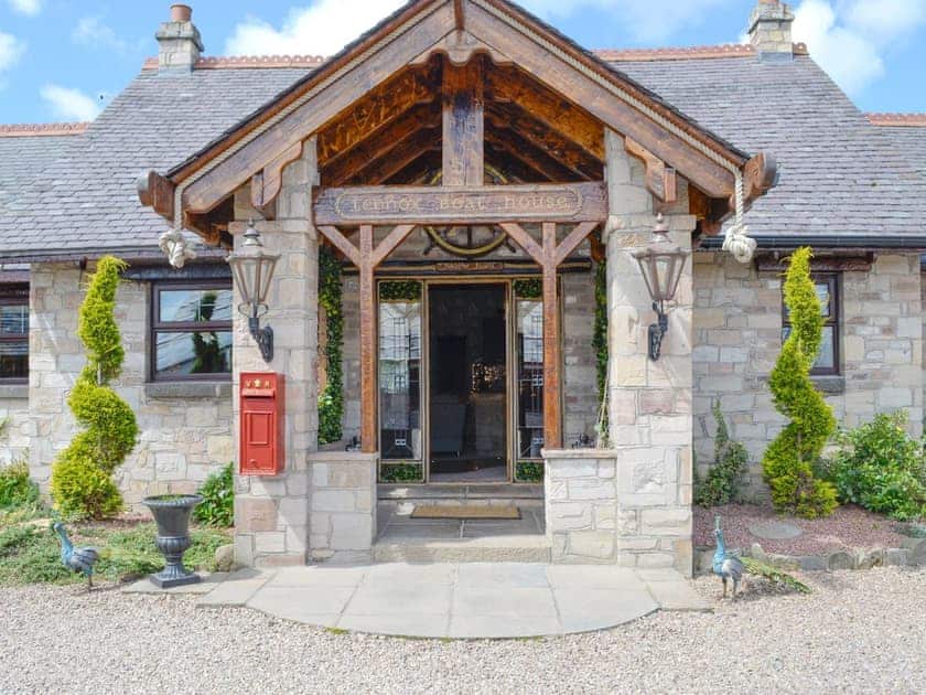 Exterior | Tennox Boathouse - Tennox Farm, Kilbirnie
