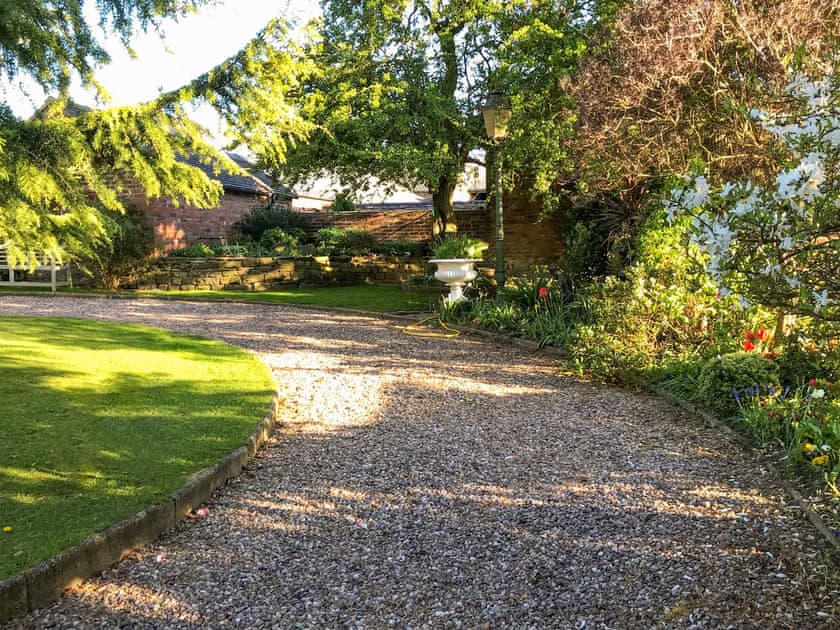 Garden and grounds | The Pigsty, The Stable - Domvilles Farm, Audley