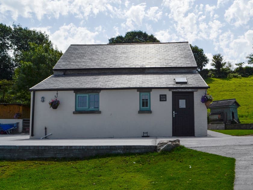Exterior | The Little Cow Shed, Garnswllt, near Ammanford