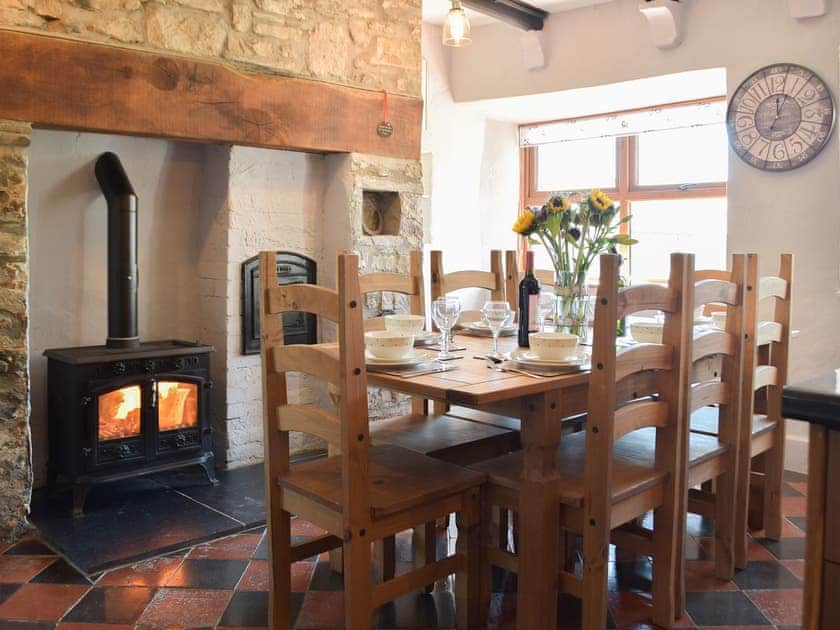 Dining room | Ty Celyn Farmhouse, Ponthenri, near Llanelli
