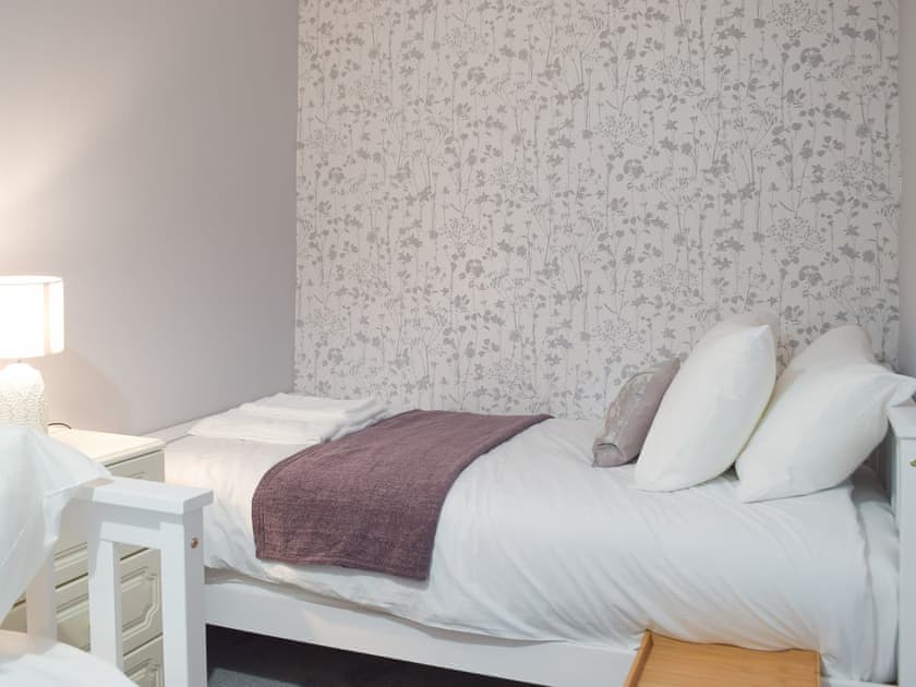 Twin bedroom | Ty Celyn Farmhouse, Ponthenri, near Llanelli
