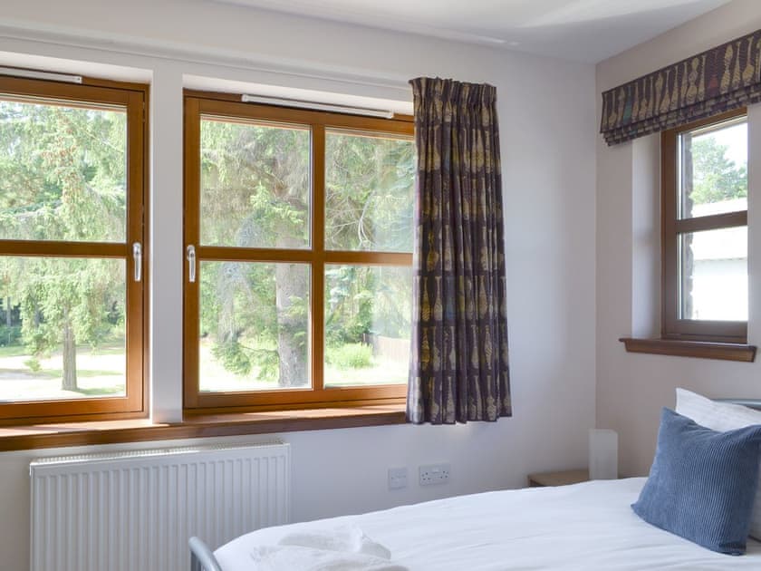 Twin bedroom | Battanropie Lodge, Carrbridge