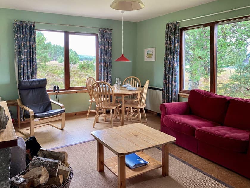 Light and airy living room | Kintulloch, Inveruglas, near Kingussie