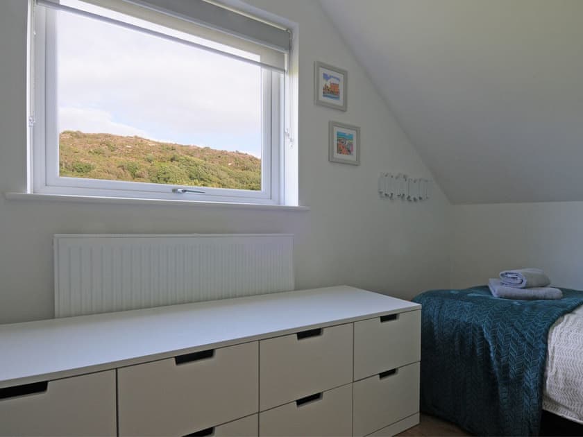 Twin bedroom | Bryn Derw, Barmouth