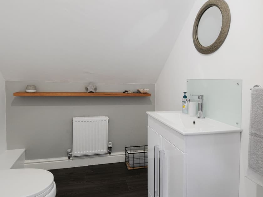 Upstairs toilet | Bryn Derw, Barmouth