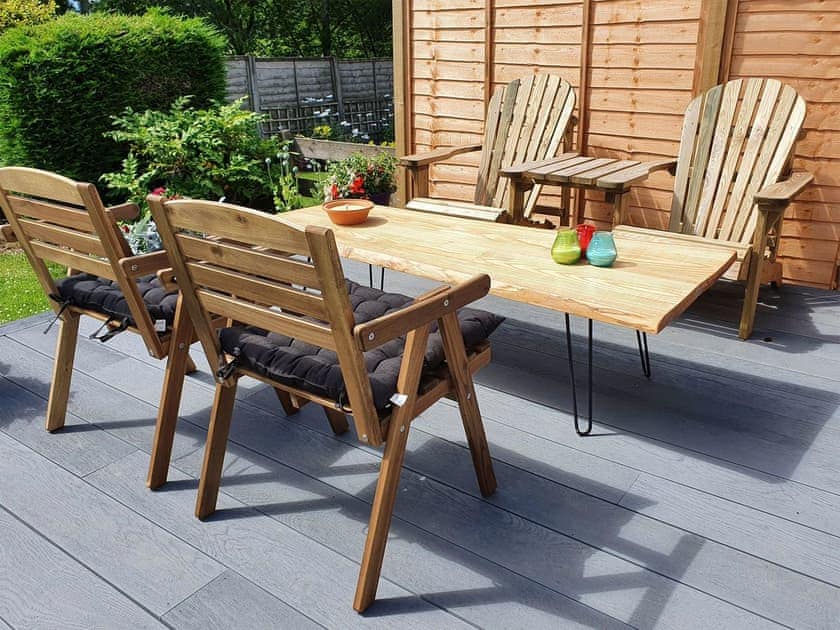 Decking | Ferry Cottage, Pitlochry