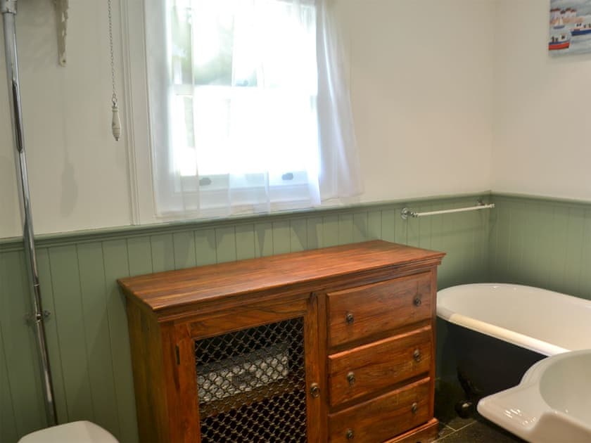 Bathroom | Sluice Keeper’s Cottage, Dornoch