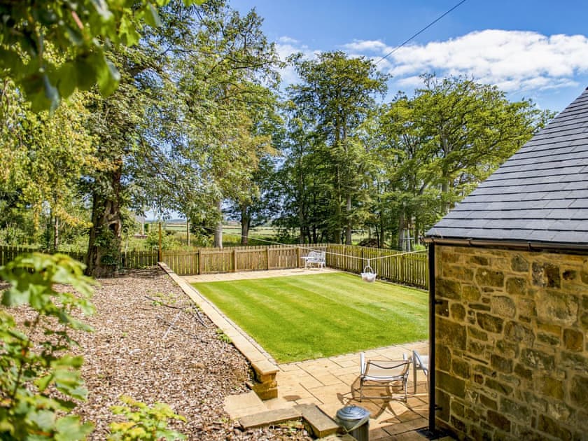 Garden | Heckley Stable Cottage - Heckley Cottages, Alnwick