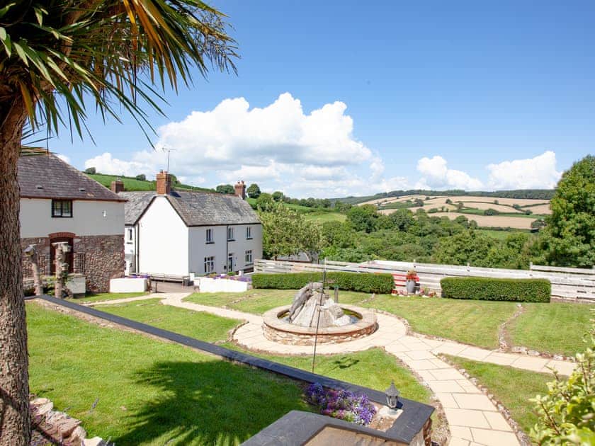 Garden and grounds | Ashcombe - Endeavour, Ashcombe - Nut Tree Farm - Ashcombe, Ashcombe, near Teignmouth