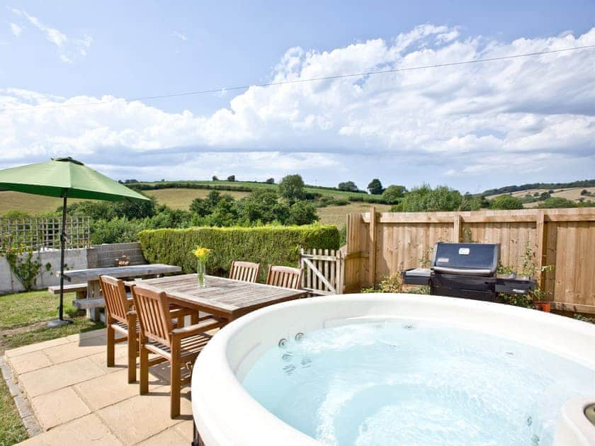 Hot tub | Ashcombe - Endeavour - Ashcombe , Ashcombe, near Teignmouth