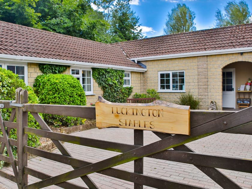 Exterior | Luckington Stables 1 - Luckington Stables, Newbury, near Frome