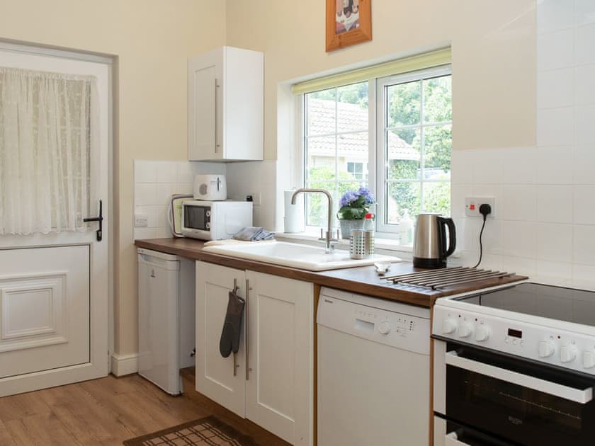 Kitchen | Luckington Stables 1 - Luckington Stables, Newbury, near Frome