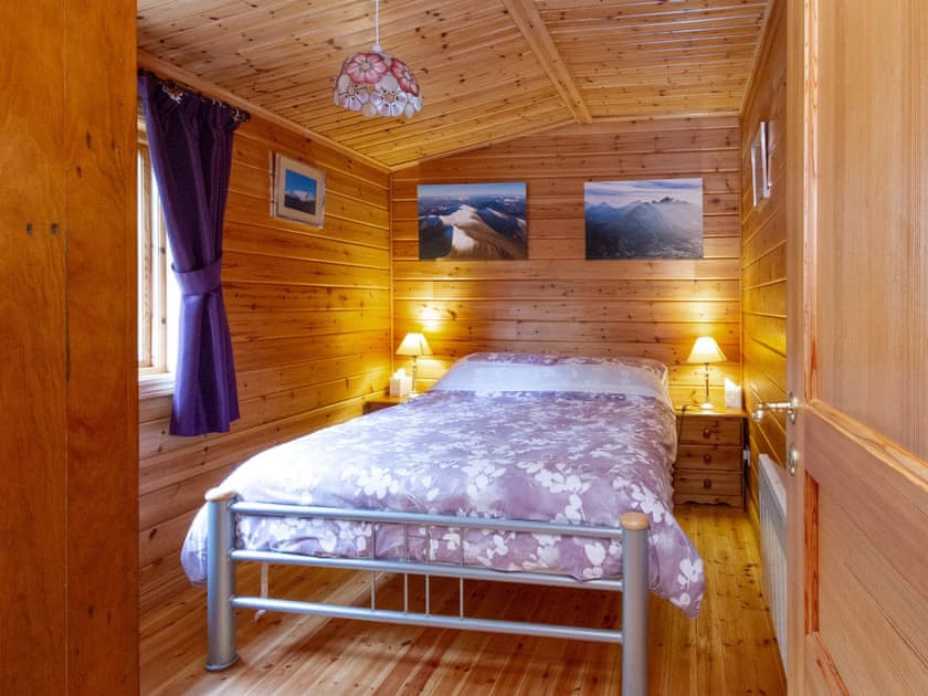 Double bedroom | Red Kite Cottage, Redfield, near Inverness