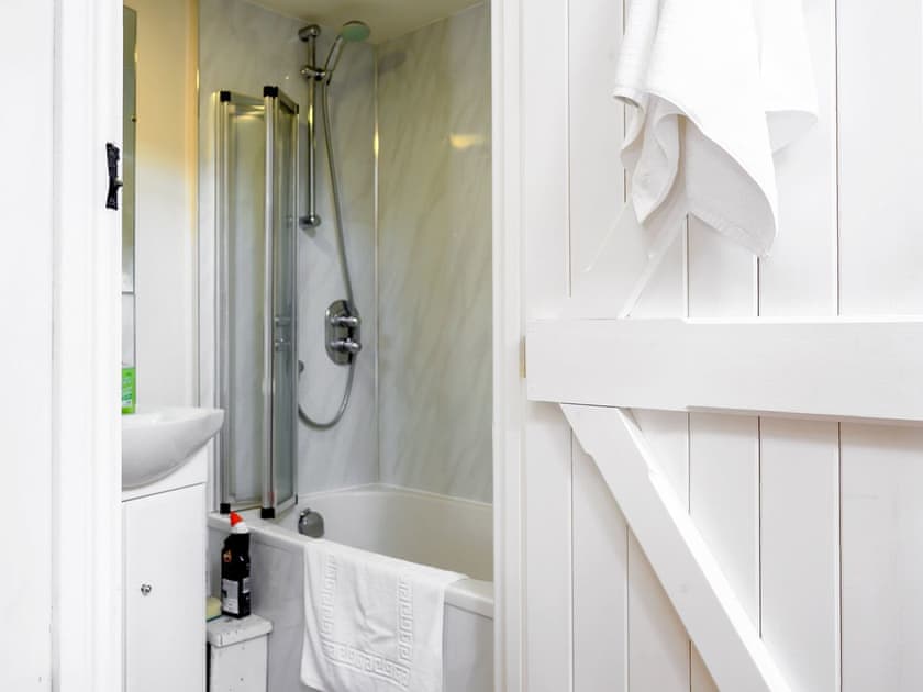 En-suite | Holly Cottage, Kettlewell