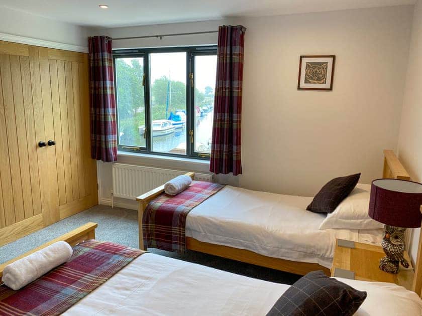Twin bedroom | Ferry View, Martham