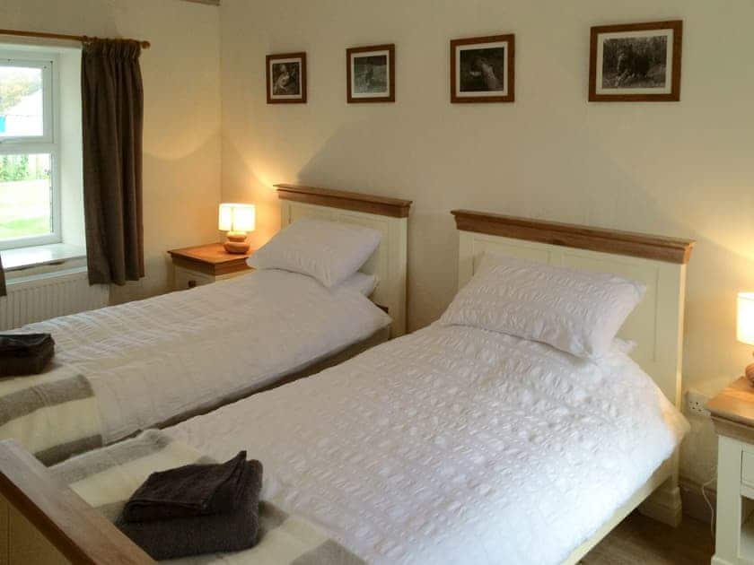 Twin bedroom | Cauldside West Cottage, Dunbar