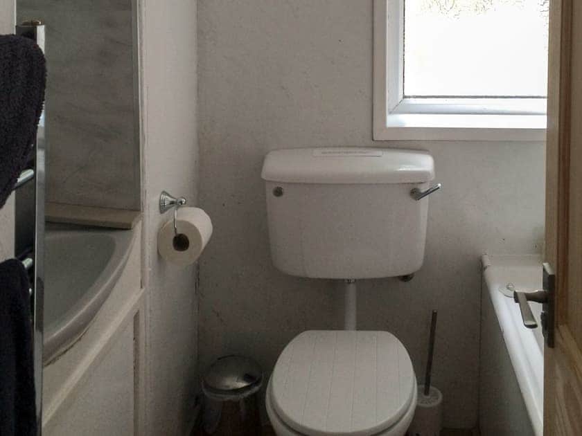 Bathroom | Cauldside West Cottage, Dunbar