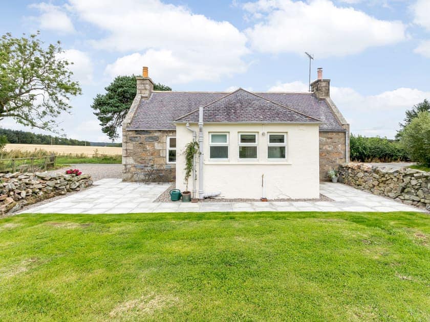 Garden | West Kilblean Cottage - Kilblean Cottages, Kilblean, near Old Meldrum