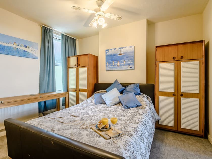 Double bed within sleeping area | Hodges - Pier Gardens, Gorleston