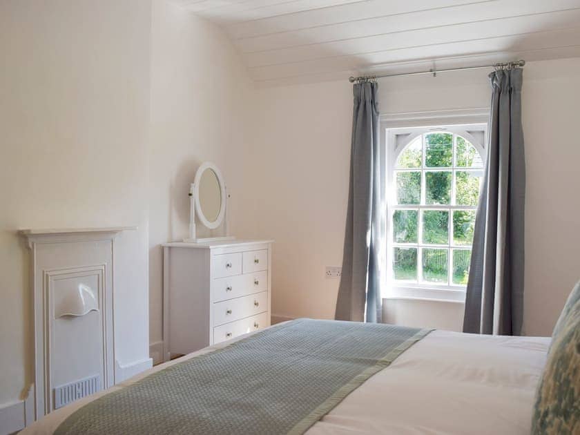 Double bedroom | 2 Cilwendeg Lodge, Newchapel, near Boncath