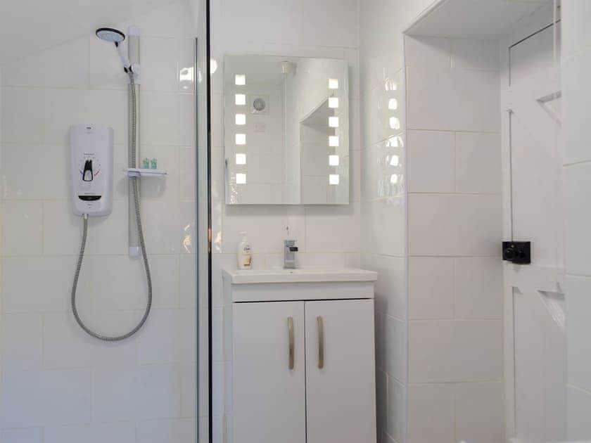 Shower room | 2 Cilwendeg Lodge, Newchapel, near Boncath