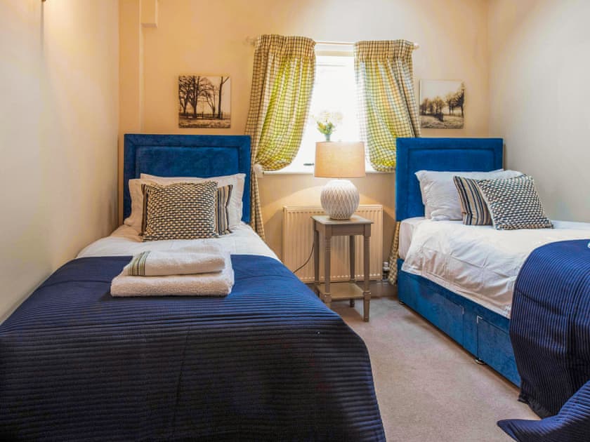 Twin bedroom | The Old Cowshed - The Drewton Estate Cottages, South Cave near Beverley