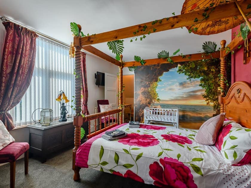 Master bedroom | Telford Lodge - Tufties, Skegness