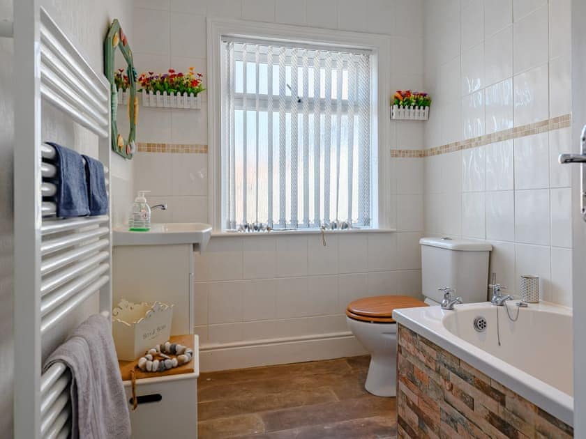 Bathroom | Telford Lodge - Tufties, Skegness