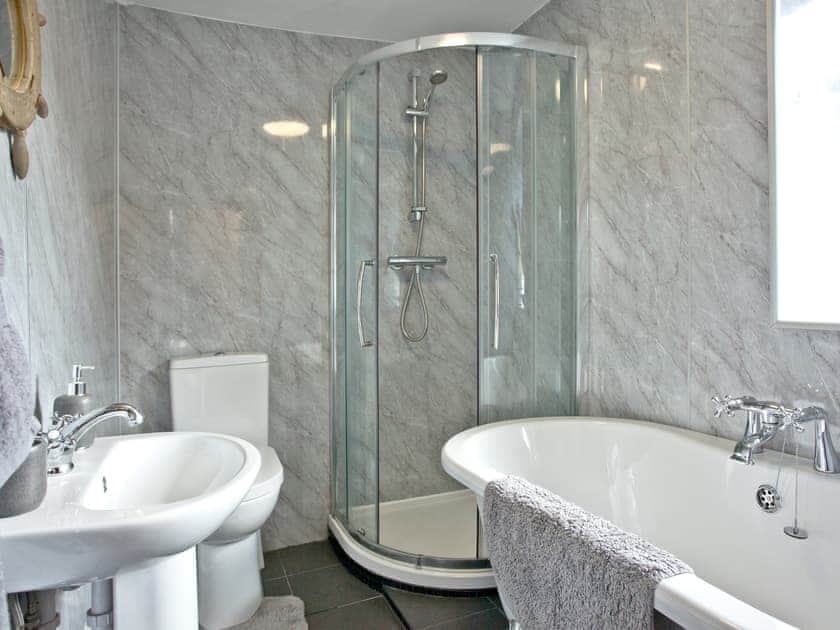 Bathroom | Cobble Cottage, Appledore