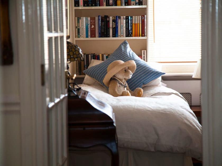 Twin bedroom | Harbour View, Sovereign Harbour, near Eastbourne