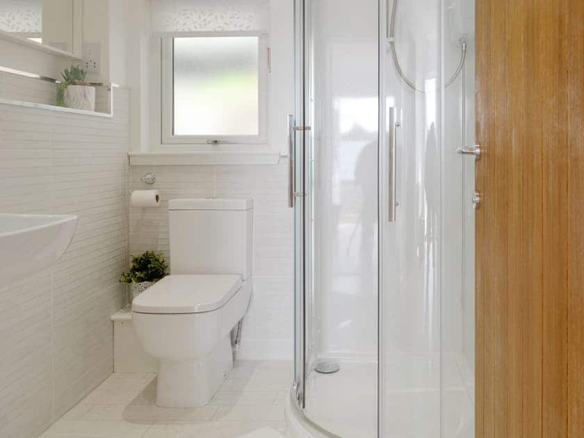 Modern shower room | Torlochan, Oban