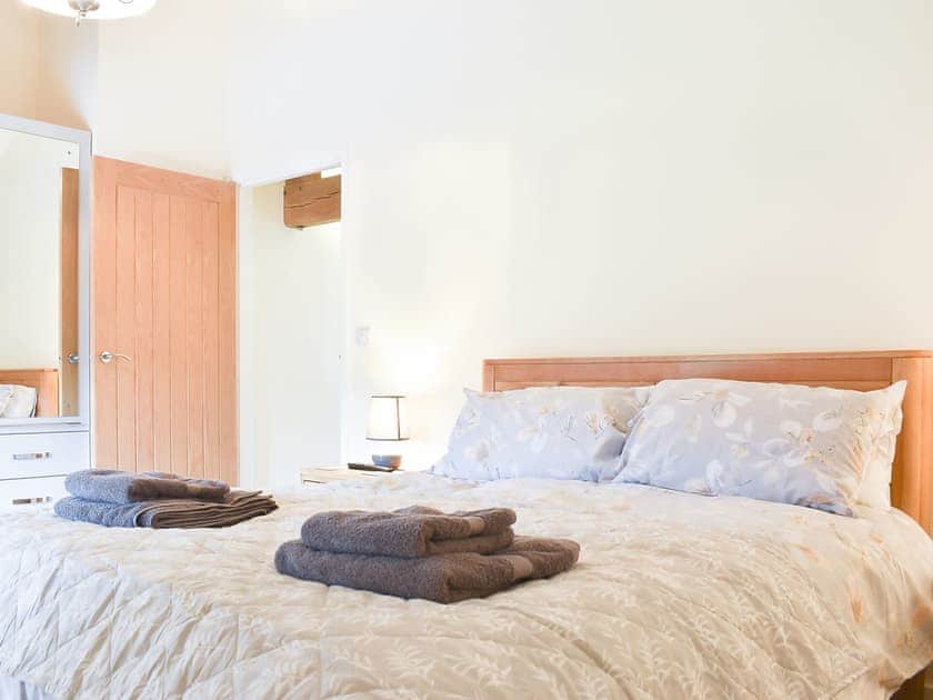 Double bedroom | North Barn - Monkleigh Court, Monkokehampton, near Okehampton